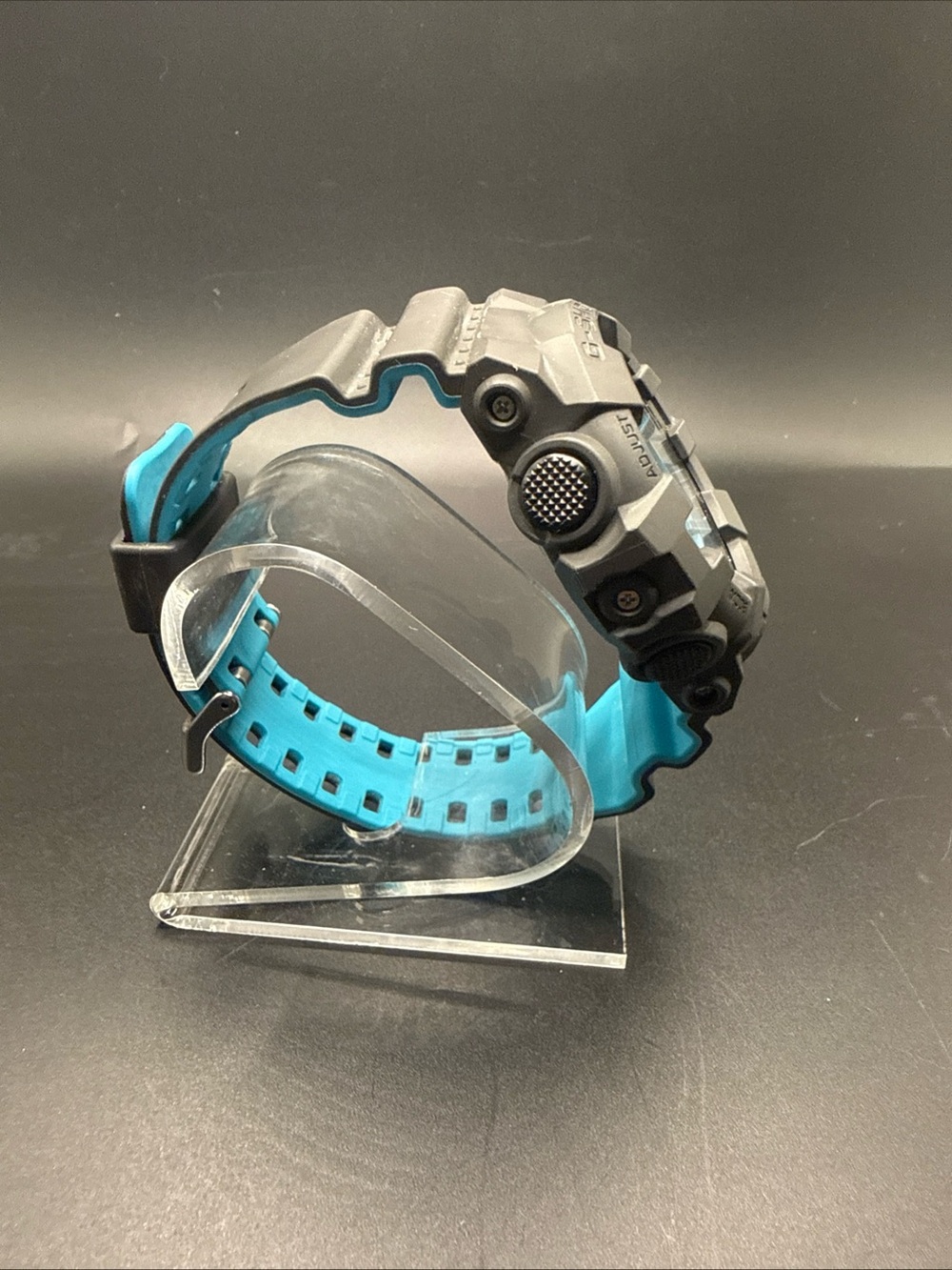 Casio G-Shock watch, specifically a GA-700SE model 5522 - Picture 2 of 8